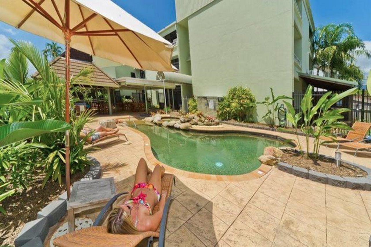 Cascade Gardens Aparthotel Cairns Exteriör bild